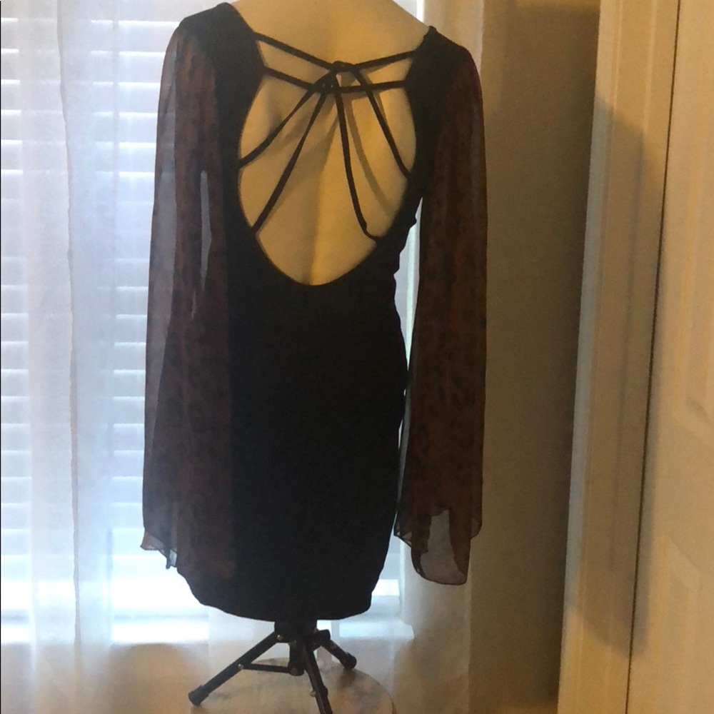 Little black dress with flare arms